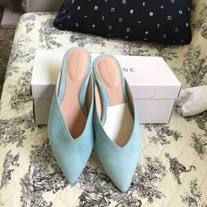 **New** in box Taryn Rose Fayth Light Blue Silky Suede Mules 8M!